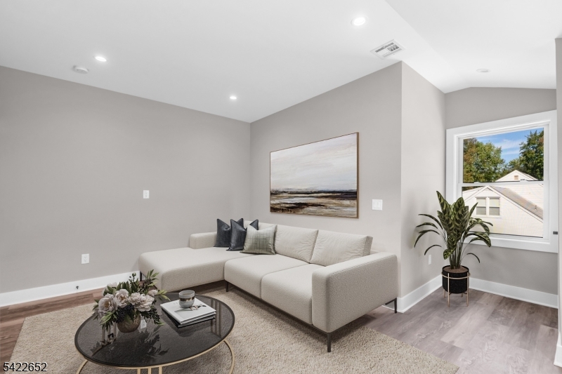 715 Evans Street, Unit 2 Paramus, NJ 07652 - Photo 6 of 21