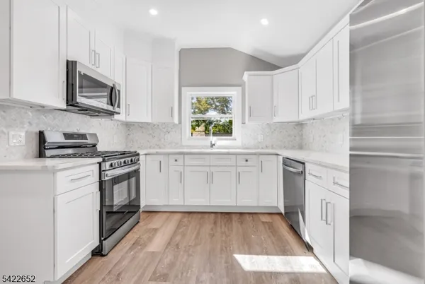 $3,950 | 715 Evans Street, Unit 2, Paramus, NJ 07652