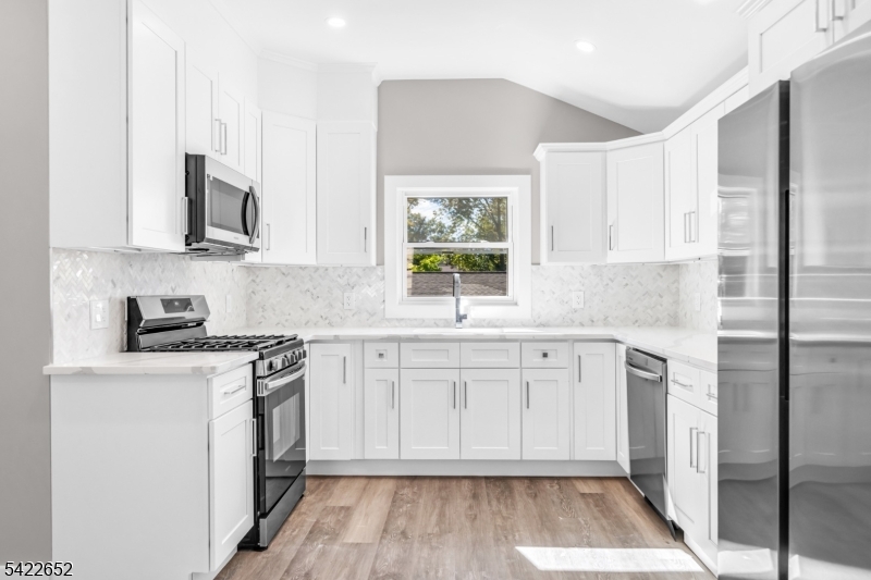 715 Evans Street, Unit 2 Paramus, NJ 07652 - Photo 8 of 21