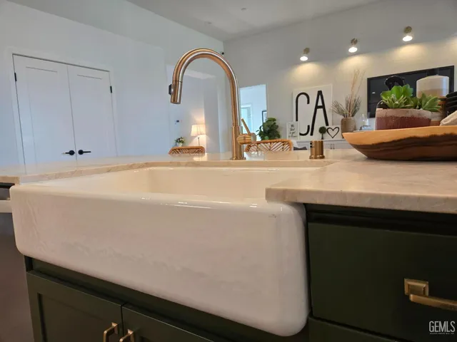 a close view of sink and tap