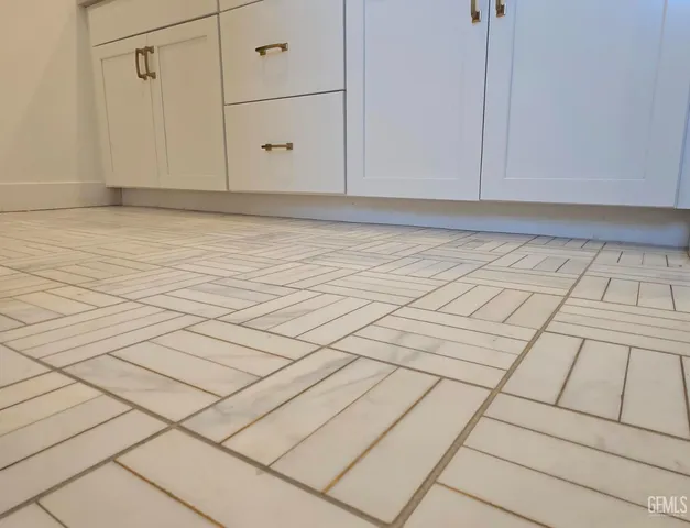 a view of a utility room