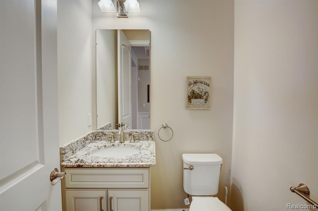 5495 Woodfall Road Clarkston, MI 48348 - Photo 14 of 31
