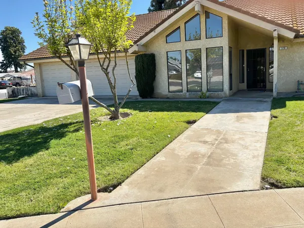$519,900 | 570 Timmy Avenue, Clovis, CA 93612