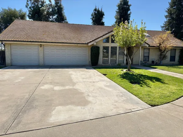 $519,900 | 570 Timmy Avenue, Clovis, CA 93612