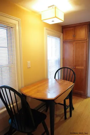 $1,425 | 69 Lawrence Street, Unit 1, Saratoga Springs, NY 12866