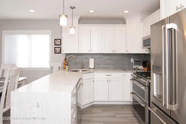 $819,500 | 7 Gateway Drive | Grasmere