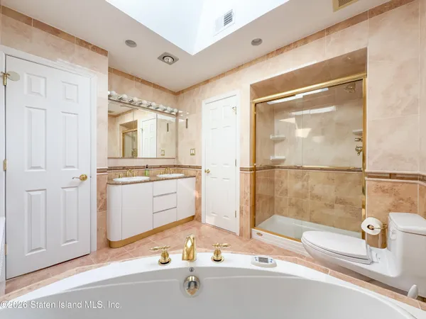 $799,999 | 7 Gateway Drive | Grasmere