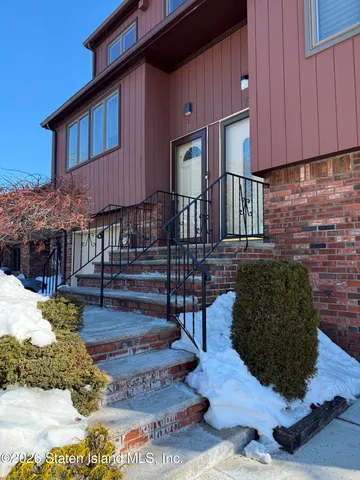 $819,500 | 7 Gateway Drive | Grasmere