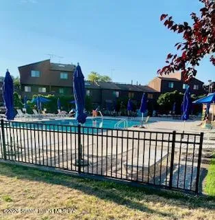$799,999 | 7 Gateway Drive | Grasmere