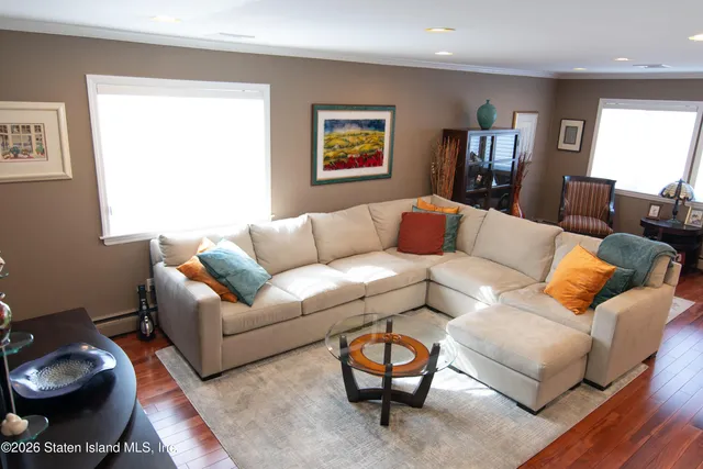 $819,500 | 7 Gateway Drive | Grasmere