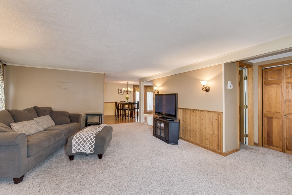 18 Lake View Road Weymouth, MA 02189 - Photo 8 of 18 Gallery Image 8