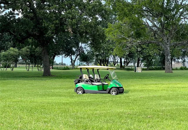 $739,000 | 210 Hogan Lane, Hempstead, TX 77445