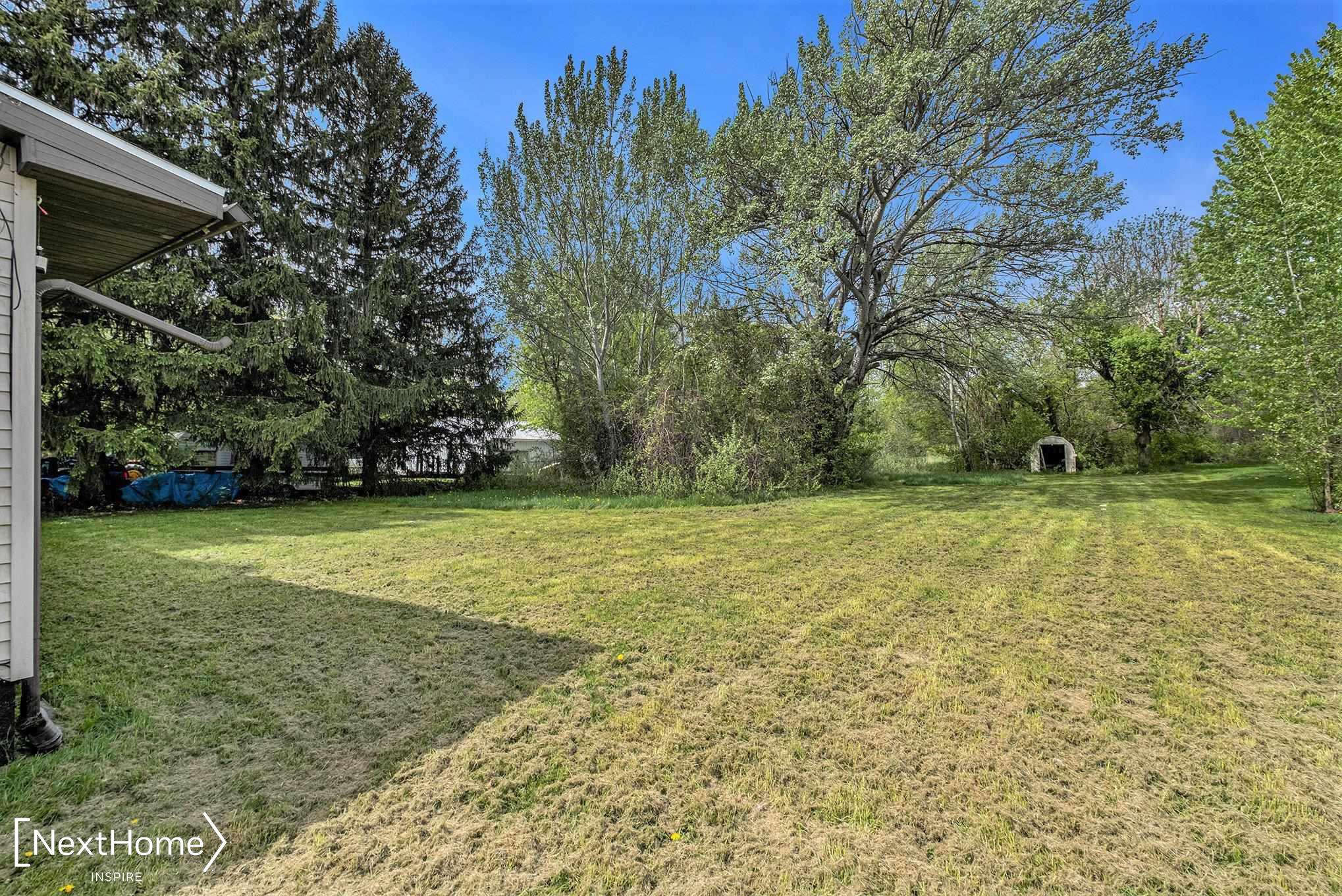 3454 Van Campen Road Flint, MI 48507 - Photo 19 of 25 50141263-8d9a825a-0153-4fa8-b85e-ae4ba0a772b9.JPG
