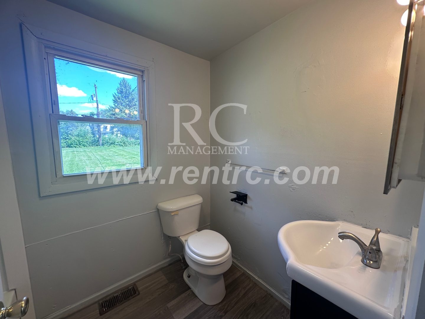 17 Indiana Street Danville, IL 61832 - Photo 4 of 7