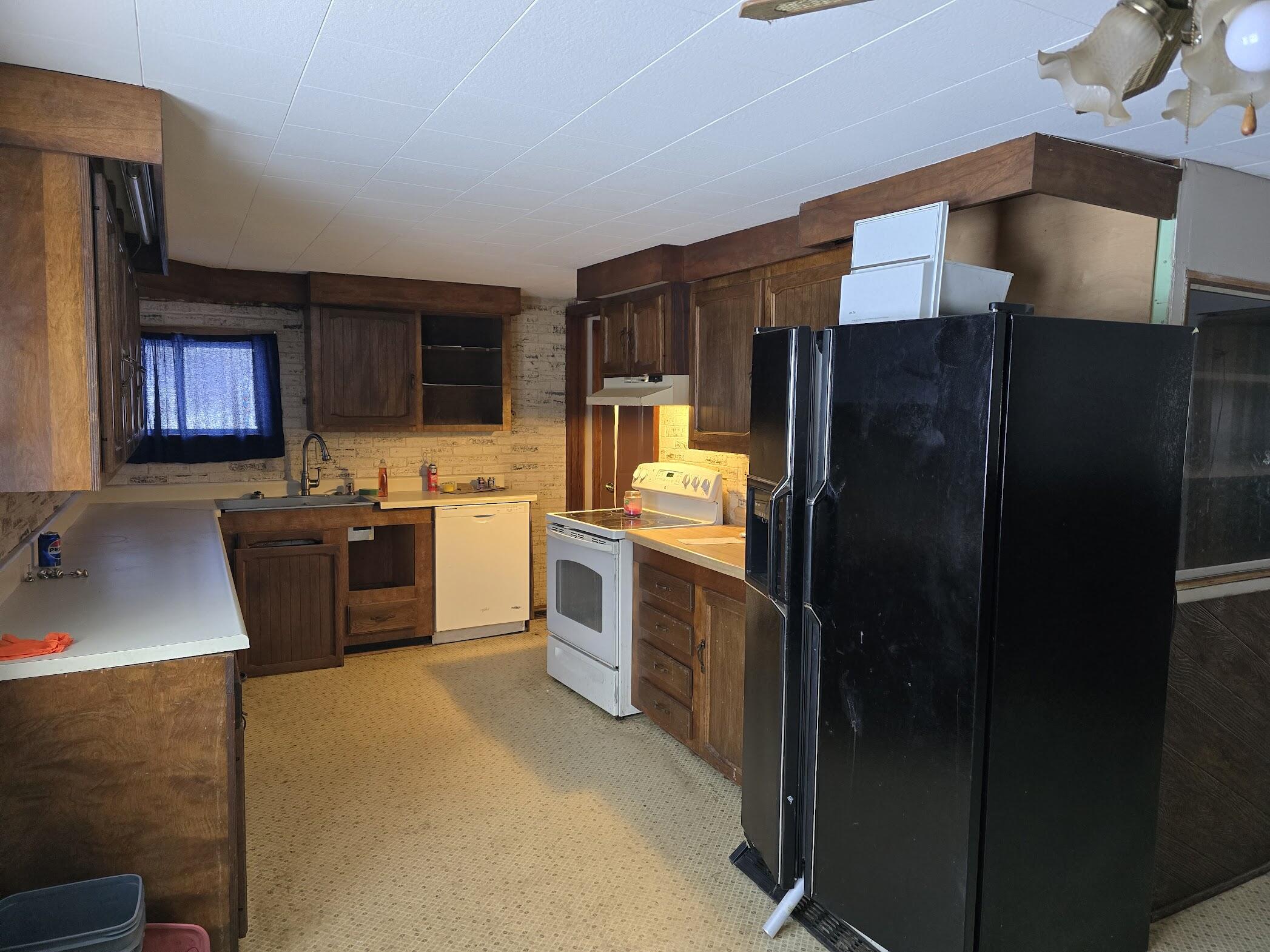 62 West Main Street Milo, ME 04463 - Photo 4 of 12 20251206_091534