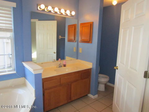 7674 Spring Branch Court Jacksonville, FL 32221 - Photo 11 of 15 MASTER BATHROOM
