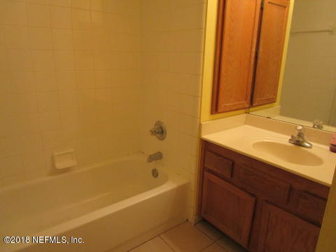 7674 Spring Branch Court Jacksonville, FL 32221 - Photo 14 of 15 BATHROOM