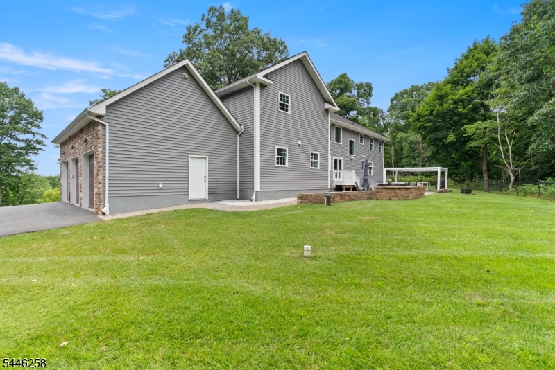 98 King George Road Warren, NJ 07059 - Photo 37 of 45 Gallery Image 37