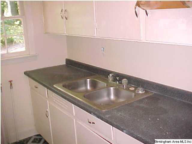 1118 Altamont Road Anniston, AL 36207 - Photo 3 of 22