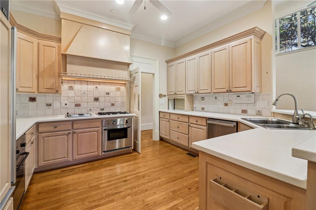 1020 Ven Villa Road Marietta, GA 30062 - Photo 11 of 50