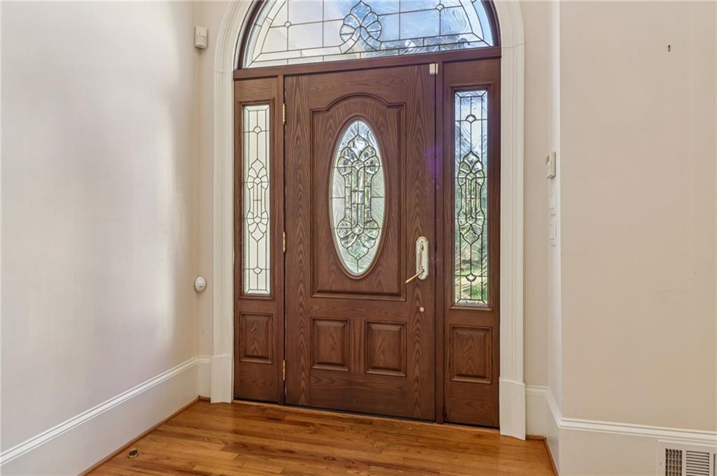 1020 Ven Villa Road Marietta, GA 30062 - Photo 4 of 50