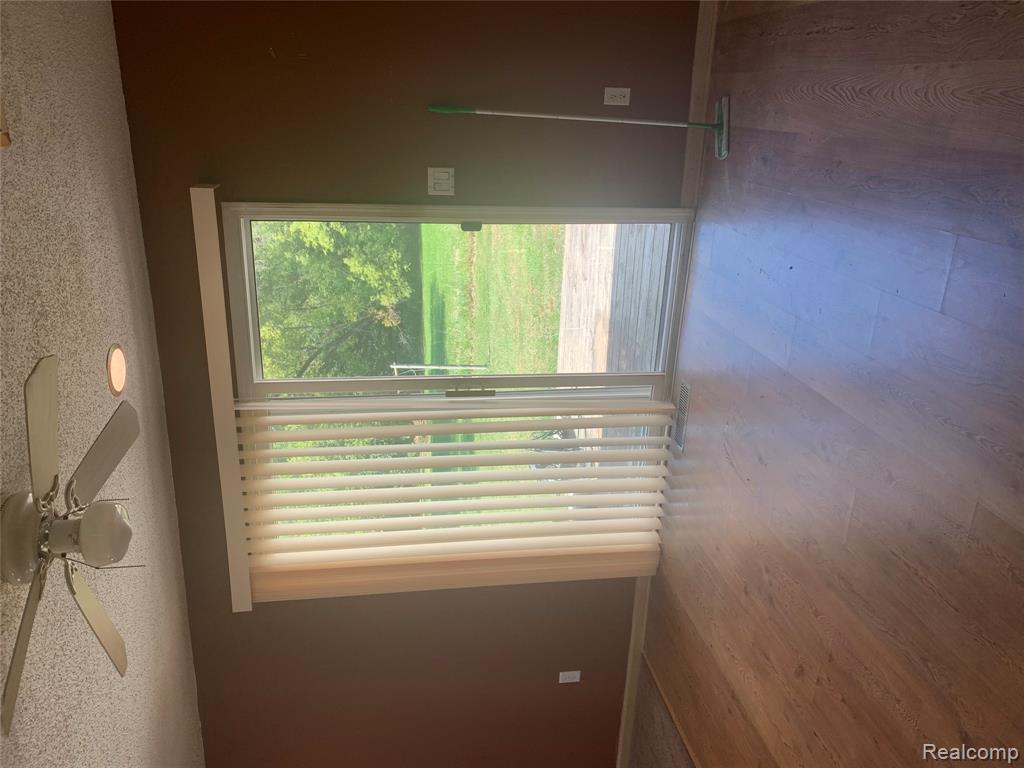 2186 Belsay Road Burton, MI 48519 - Photo 27 of 32