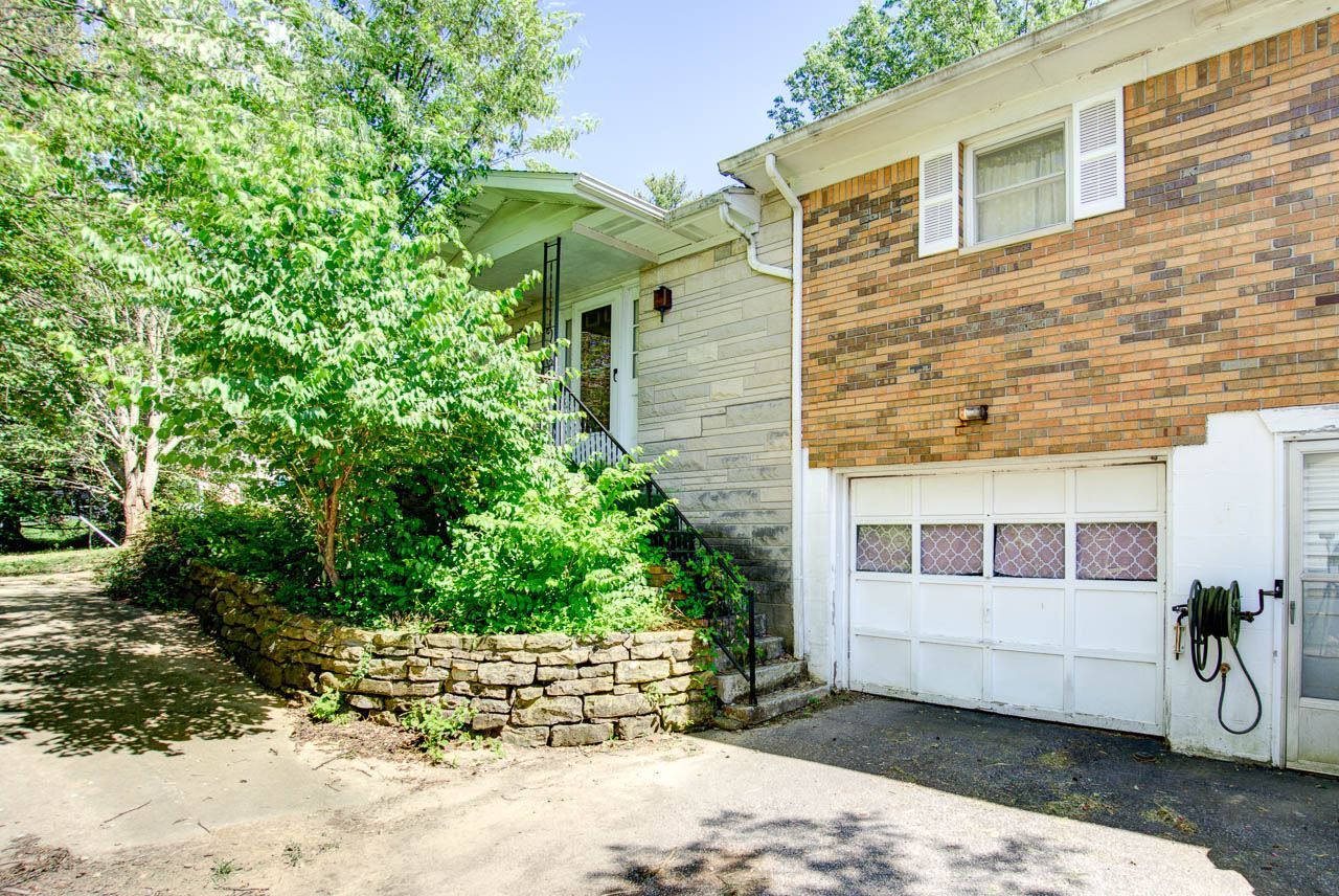 208 North Smith Road Bloomington, IN 47408 - Photo 5 of 8 Gallery Image 5
