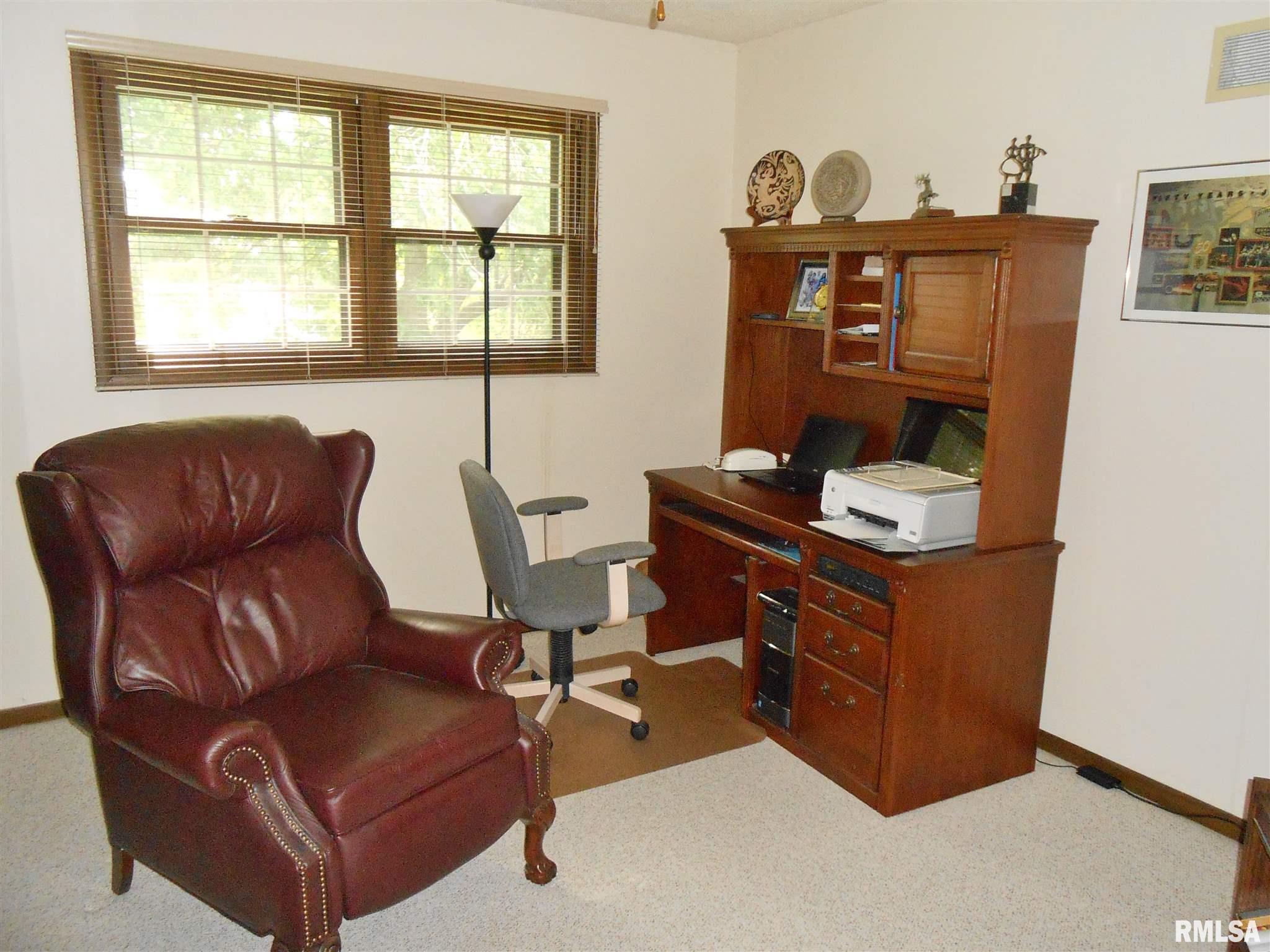 4212 Jersey Ridge Road Davenport, IA 52807 - Photo 17 of 26 Gallery Image 17