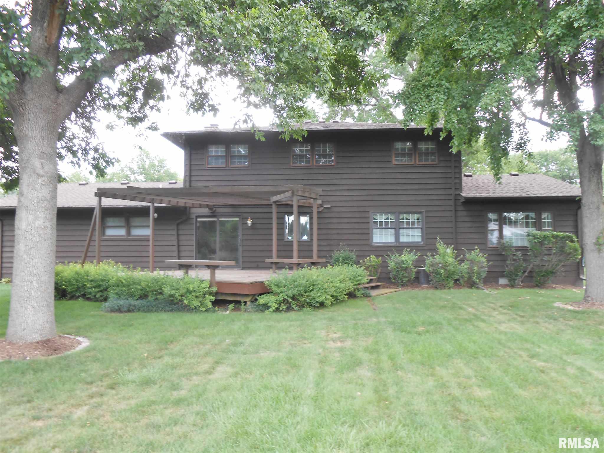4212 Jersey Ridge Road Davenport, IA 52807 - Photo 3 of 26 Gallery Image 3