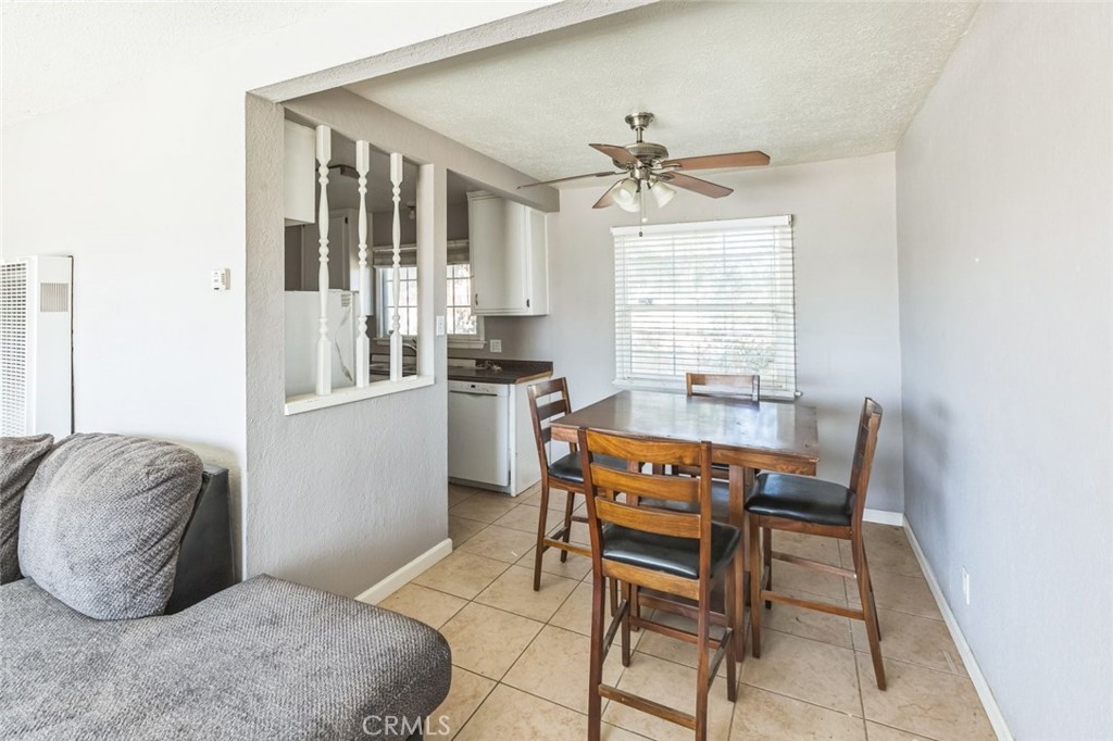 15917 Lee Street Mojave, CA 93501 - Photo 9 of 34