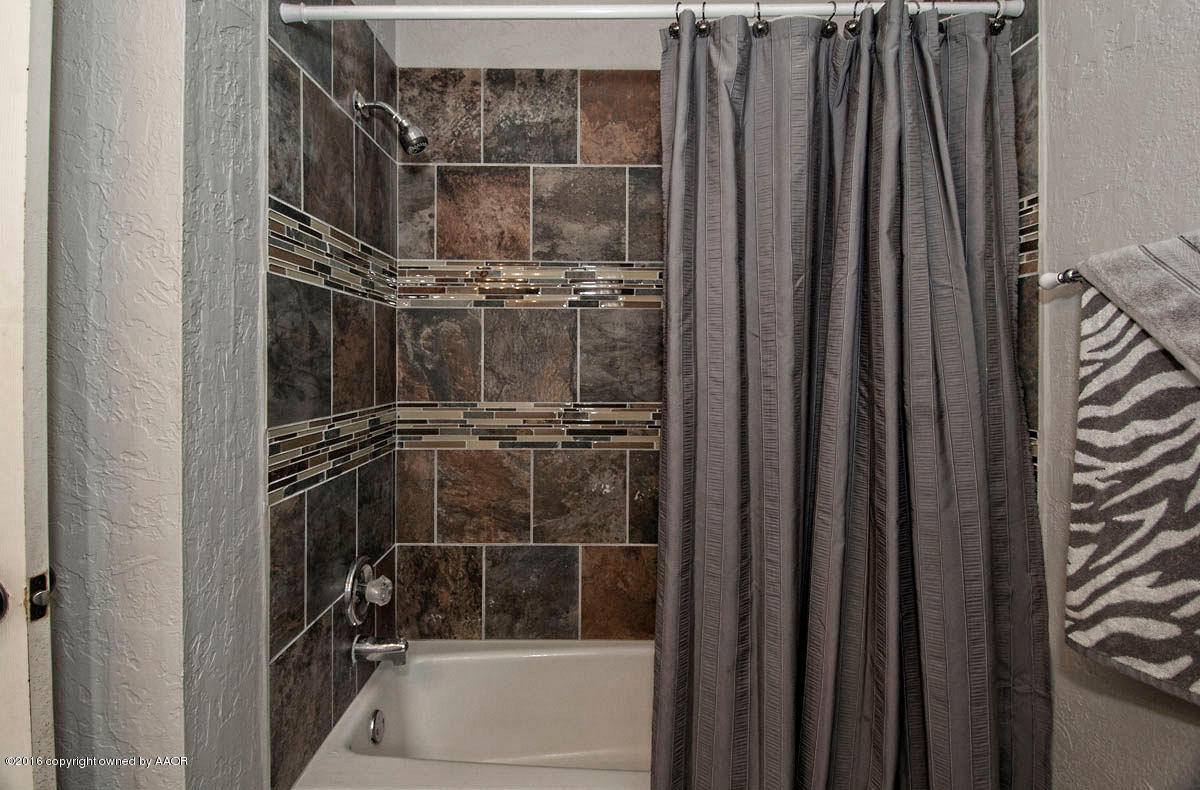 7508 Sheldon Road Amarillo, TX 79119 - Photo 23 of 39 BATHROOM 2 VIEW 2