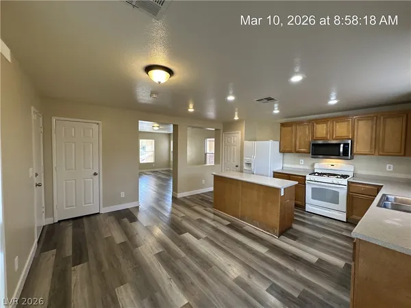 $1,800 | 5023 Volcanic Rock Lane, Las Vegas, NV 89122