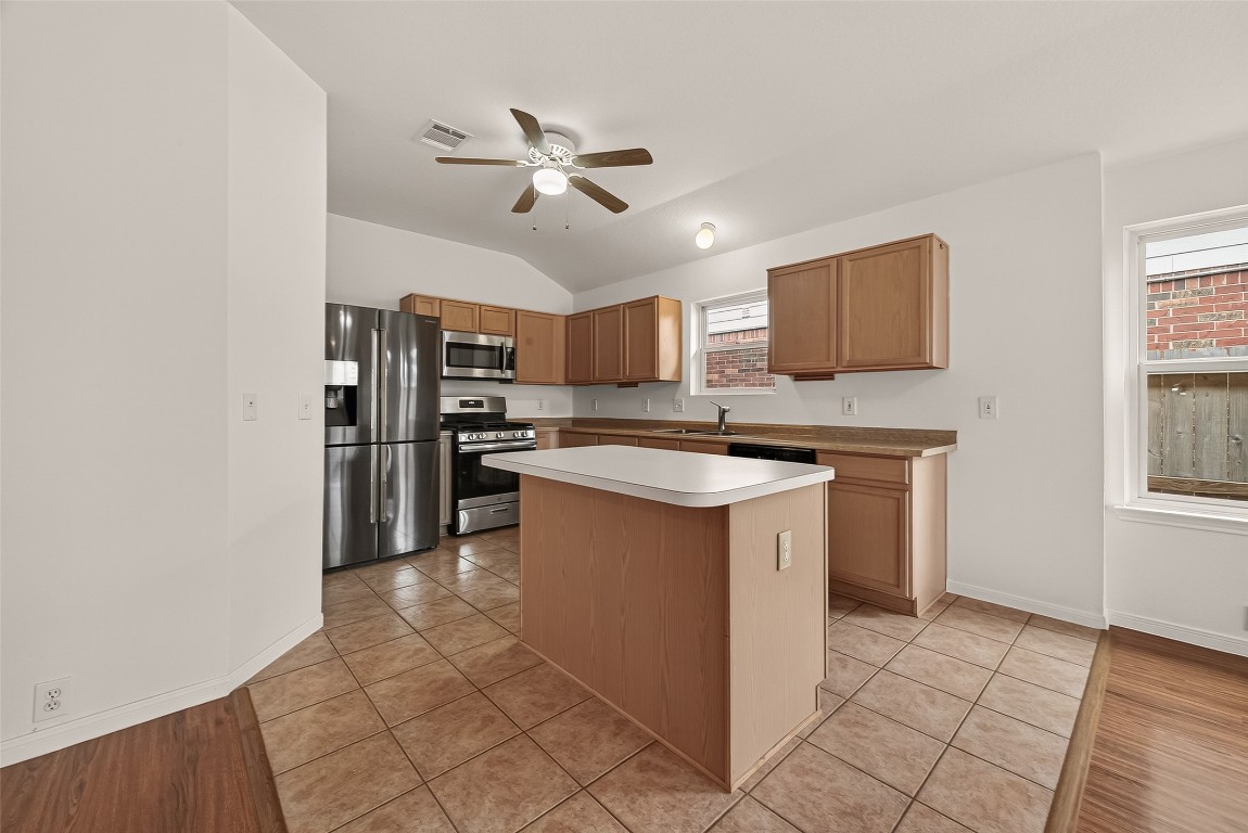 554 Cypresswood Trace Spring, TX 77373 - Photo 12 of 40