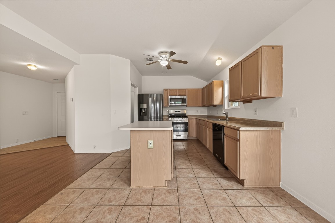 554 Cypresswood Trace Spring, TX 77373 - Photo 13 of 40