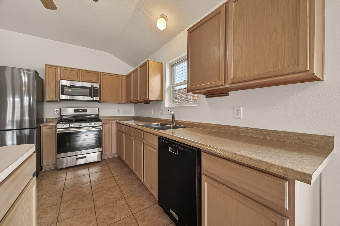 554 Cypresswood Trace Spring, TX 77373 - Photo 14 of 40