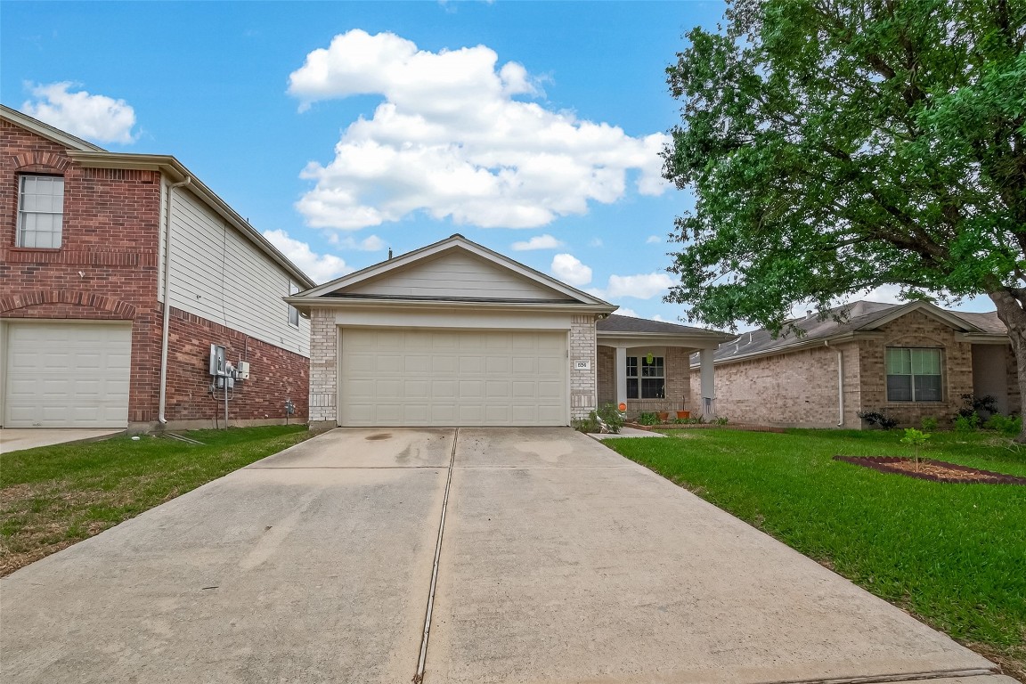 554 Cypresswood Trace Spring, TX 77373 - Photo 2 of 40