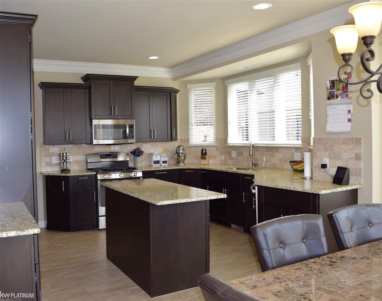 22558 Brantingham Road Macomb, MI 48044 - Photo 3 of 37 31394659-2.JPG