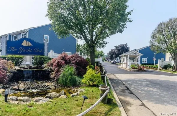 $719,876 | 100 Baker Court, Unit 85, Island Park, NY 11558