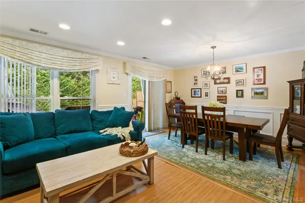 $719,876 | 100 Baker Court, Unit 85, Island Park, NY 11558