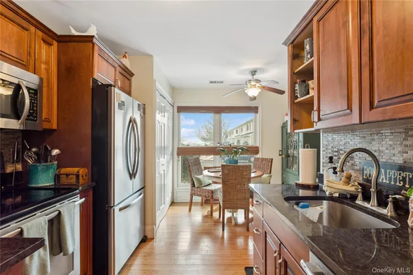 $719,876 | 100 Baker Court, Unit 85, Island Park, NY 11558