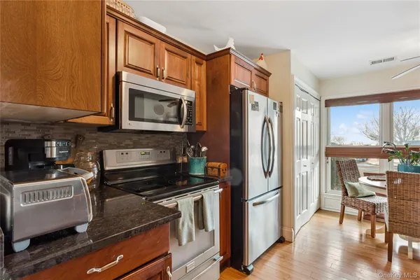 $719,876 | 100 Baker Court, Unit 85, Island Park, NY 11558
