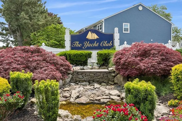 $719,876 | 100 Baker Court, Unit 85, Island Park, NY 11558