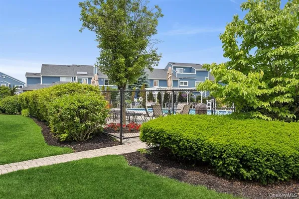 $719,876 | 100 Baker Court, Unit 85, Island Park, NY 11558