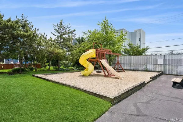 $719,876 | 100 Baker Court, Unit 85, Island Park, NY 11558