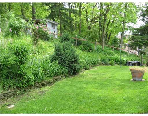 2427 Old Greentree Road Carnegie, PA 15106 - Photo 16 of 18 Yard/Garden.