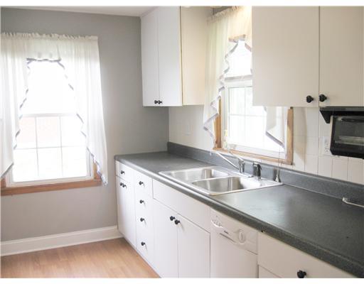 2427 Old Greentree Road Carnegie, PA 15106 - Photo 6 of 18 Kitchen.