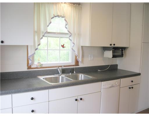 2427 Old Greentree Road Carnegie, PA 15106 - Photo 8 of 18 Kitchen.