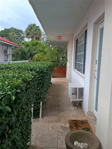 $2,100 | 7421 Carlyle Avenue, Unit 3, Miami Beach, FL 33141