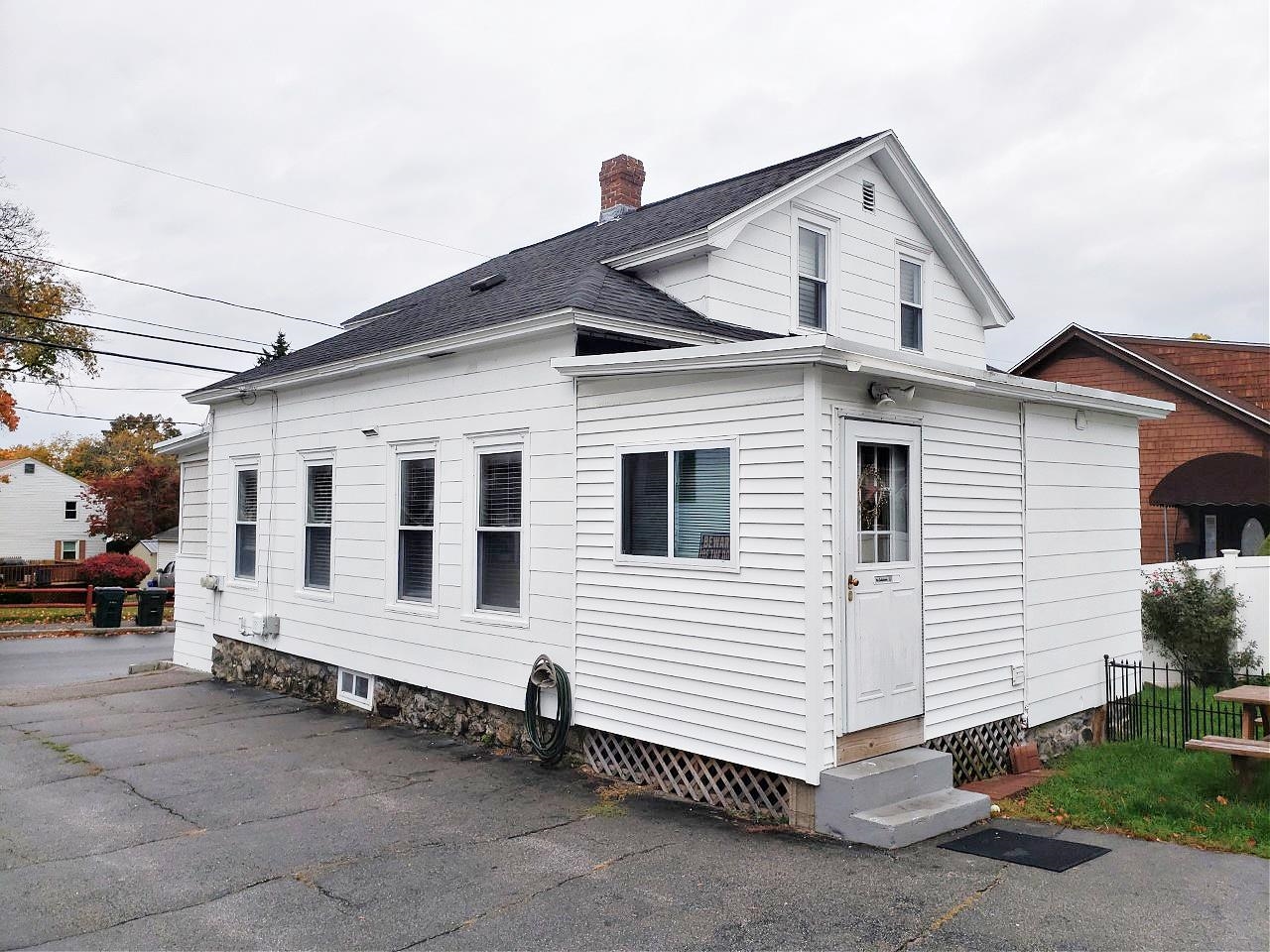 14 South Porter Street Manchester, NH 03103 - Photo 3 of 27