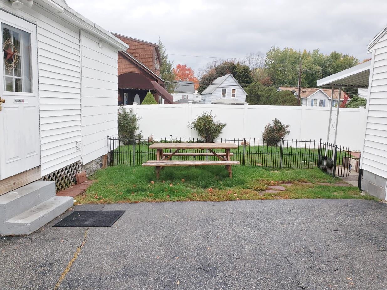 14 South Porter Street Manchester, NH 03103 - Photo 7 of 27